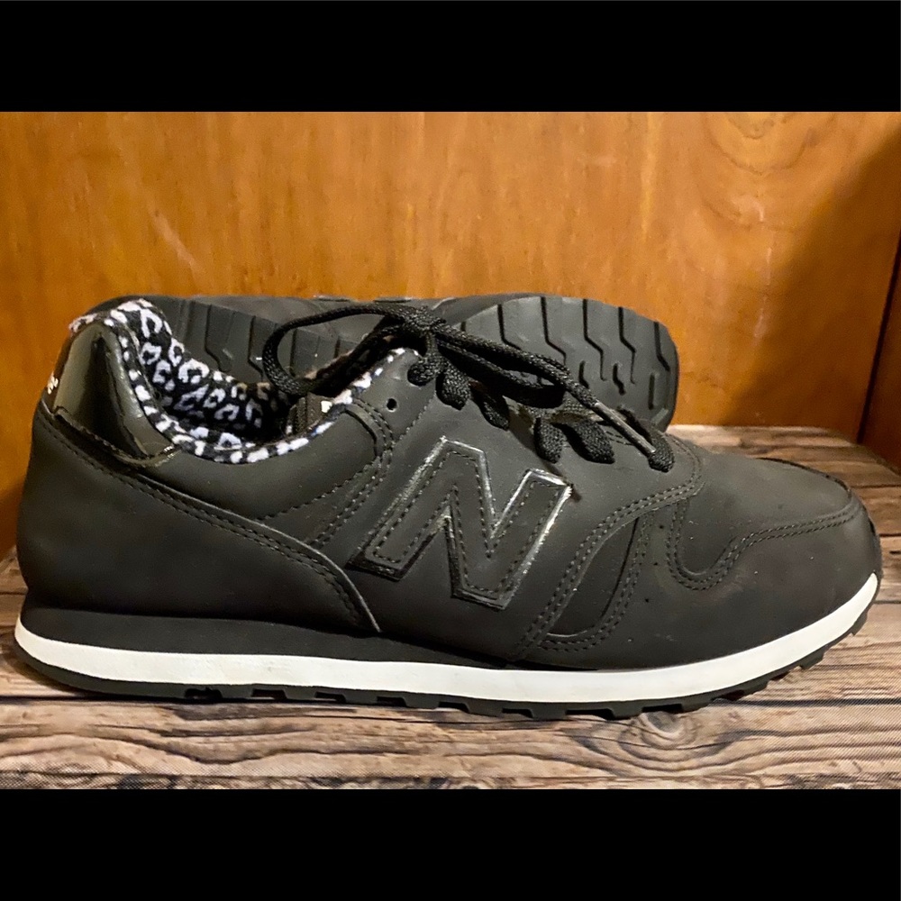 NWOT New Balance 373